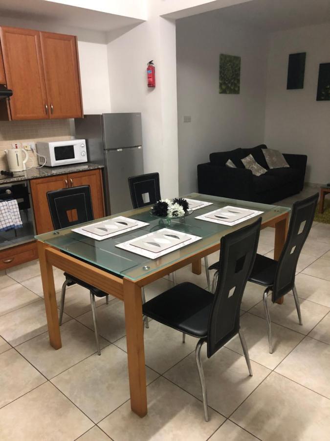 Paphos - Tala Riviera Apartmant Apartment ภายนอก รูปภาพ